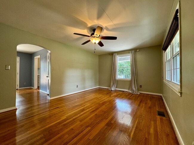 Photo - Quaint Cottage steps Away From VT Campus