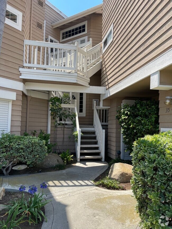 Building Photo - Beautiful Condo in La Jolla, San Diego! Fu... Unit 36