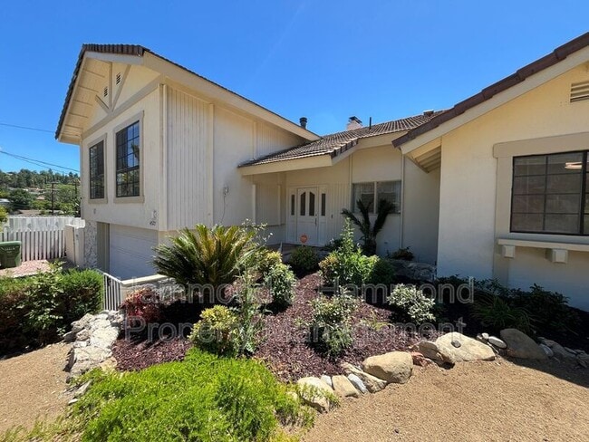 Building Photo - 4527 Stark Ave