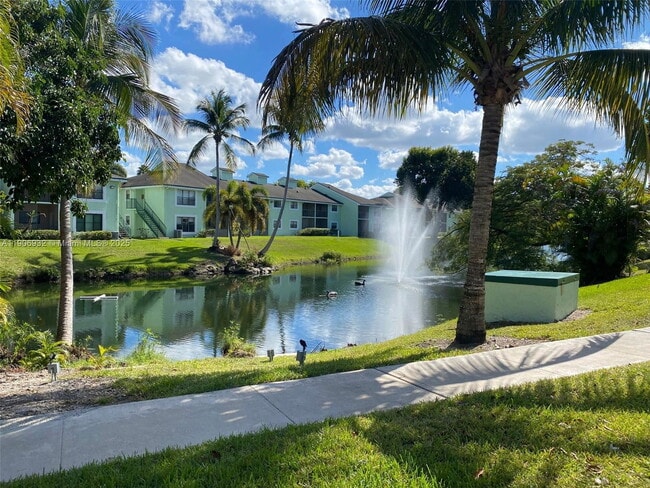 Building Photo - 4090 N Pine Island Rd Unit 313