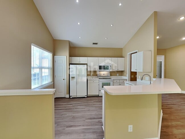 Photo - 9319 Stawell Dr