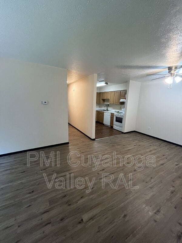 Photo - 1516 W Market St Unit 11