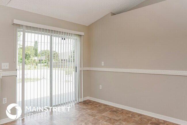 Photo - 1394 Gillott St NW