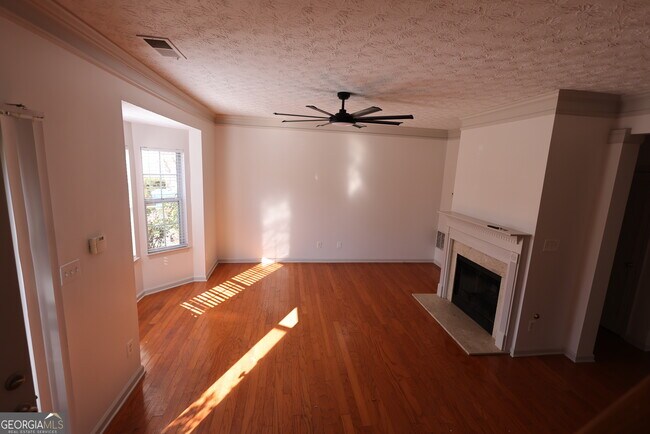 Photo - 5460 Hampton Ct