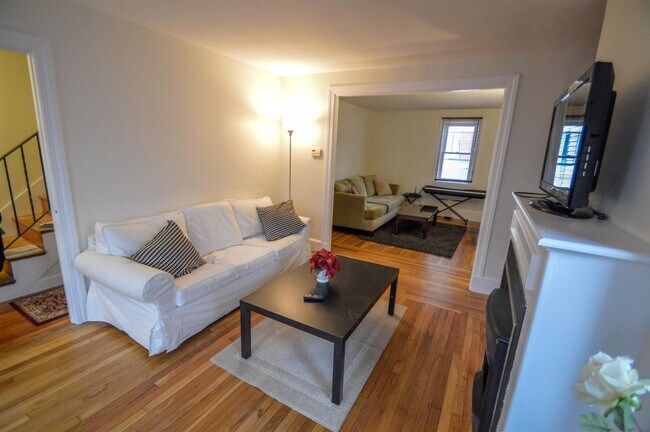 Photo - 216 Norfolk St Unidad A