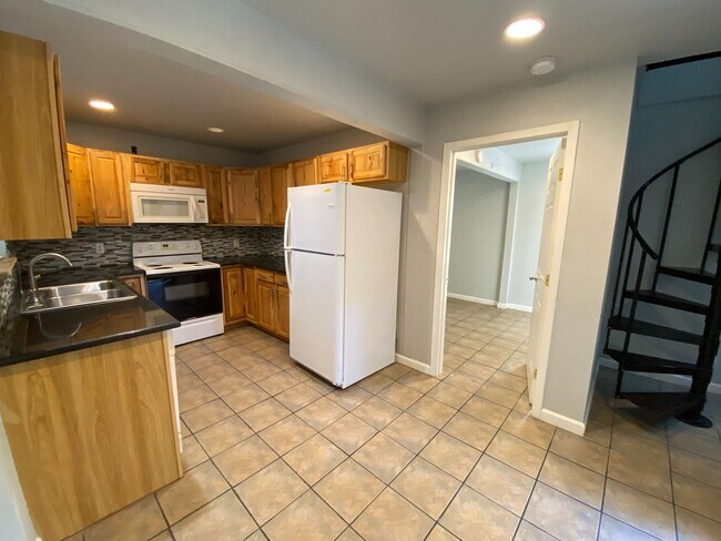 Photo - 2830 San Gabriel St Unit B