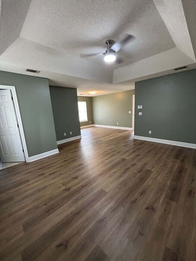 1108 Montclair Dr