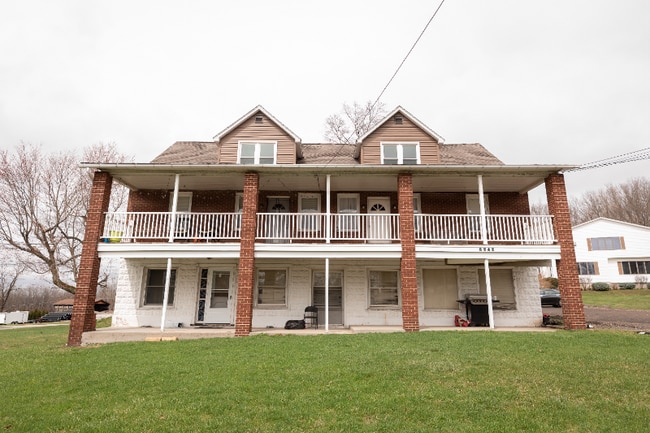 Building Photo - 1363 Frankstown Rd Rental