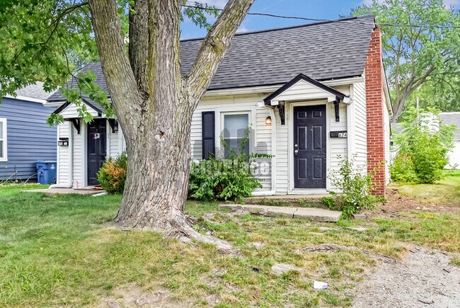Photo - 674 S 13th St
