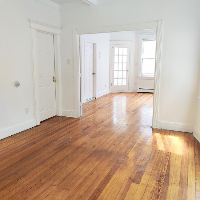 Photo - 375 Union St