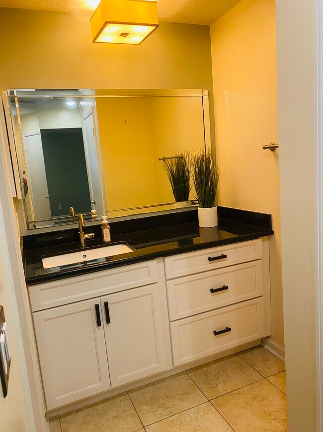 2201 Scenic Hwy Condo Unit G5 Condo for Rent in Pensacola, FL