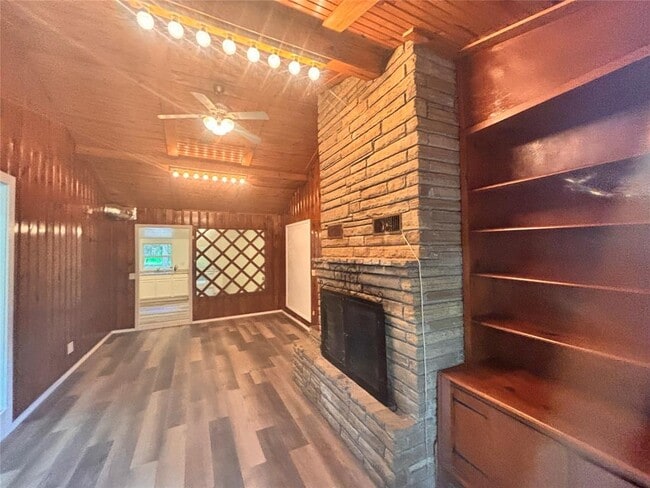 Photo - 9001 NE 36th St