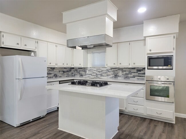 Building Photo - 6715 Gwyneth St Rental