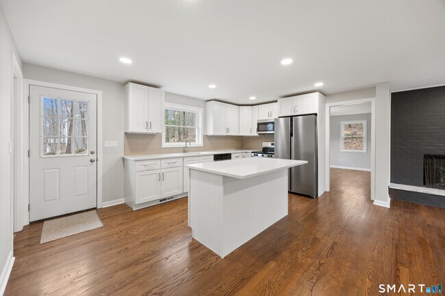 Photo - 90 Troiano Rd