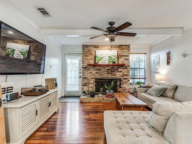 Photo - 2913 Pearl St Unit 102