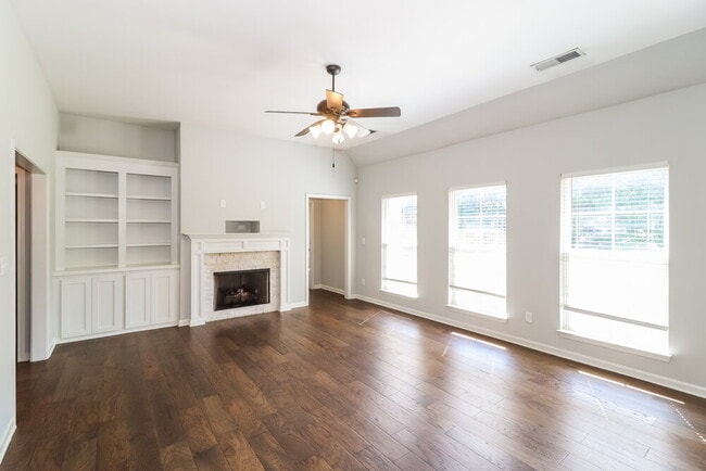 Photo - 3811 Dawnwood Cir W