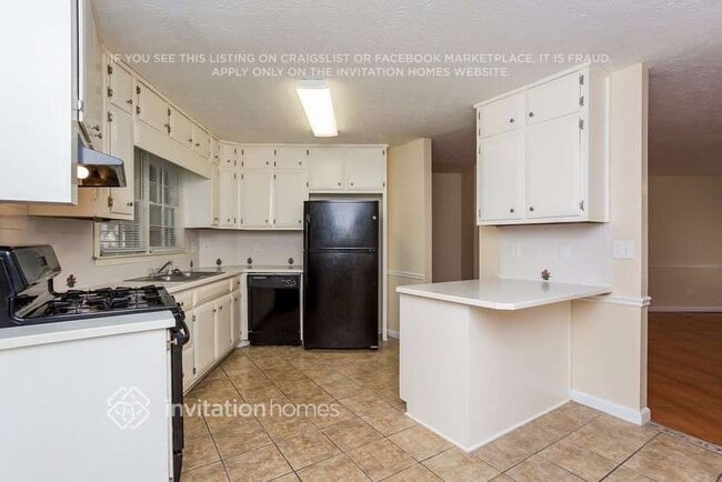 Photo - 2449 Windridge Dr NE