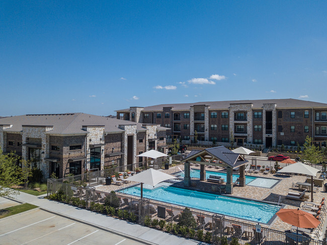 Two Resort-Style Pools - Cortland Phillips Creek Ranch Rental