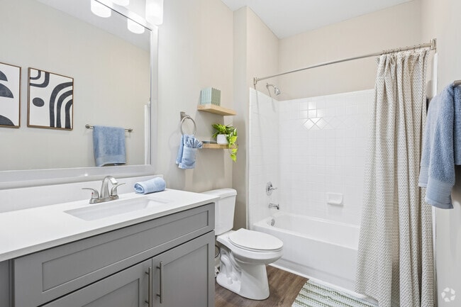 2BR, 2BA - 1,204SF - Second Bathroom