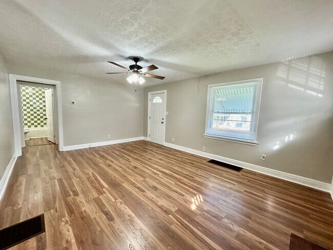 Photo - Beautiful Home in Castlewood!!