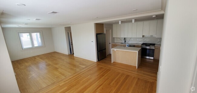 Building Photo - 18 Grampian Way Unit 1 Rental