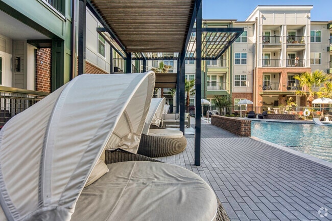 Outside seating- 8733 Rooks Park Cir Tampa, FL 33619