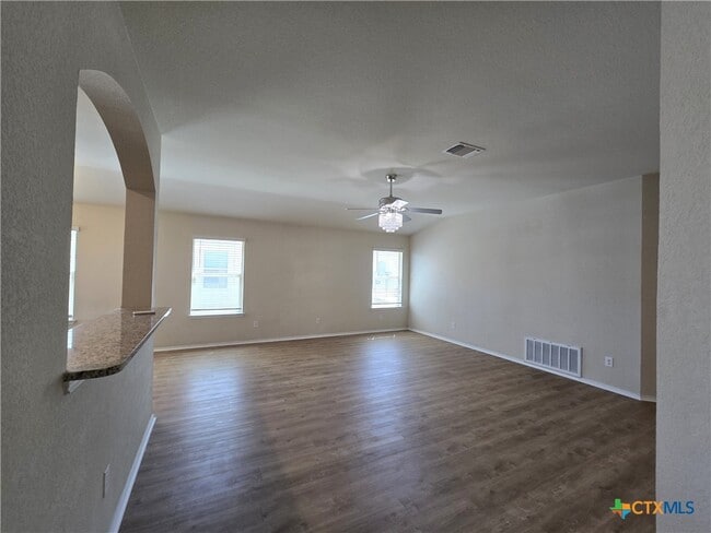 Photo - 2356 Pintail Loop