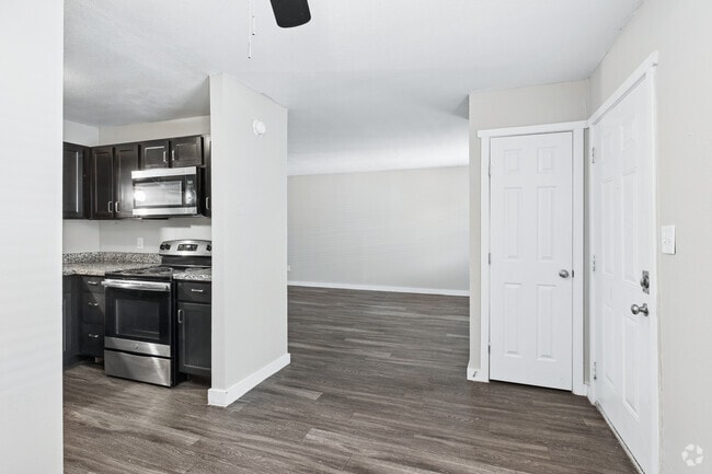 LS3A 3BR, 2BA Flat - 1200SF - Dining Room