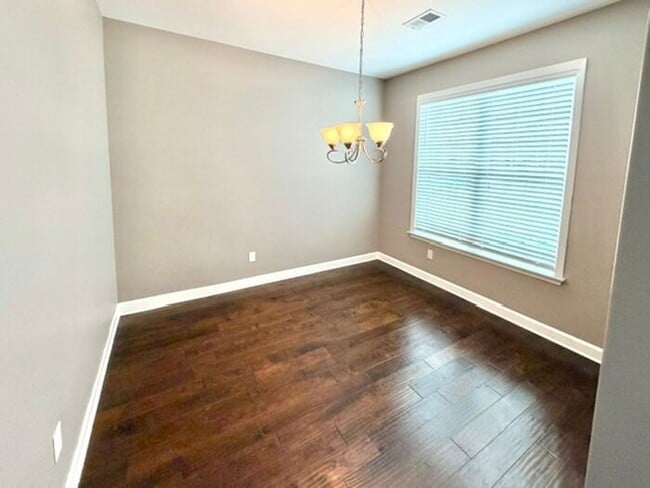 Photo - Now Leasing A 5 Bedroom 3 Bath Home In Olive Branch