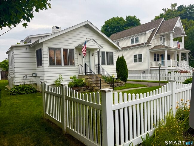 Photo - 20 Norwalk Ave