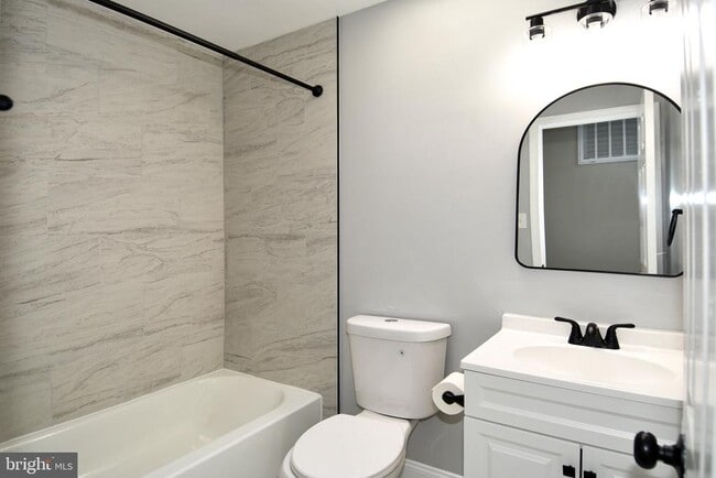 Photo - 2101 Norlinda Ave