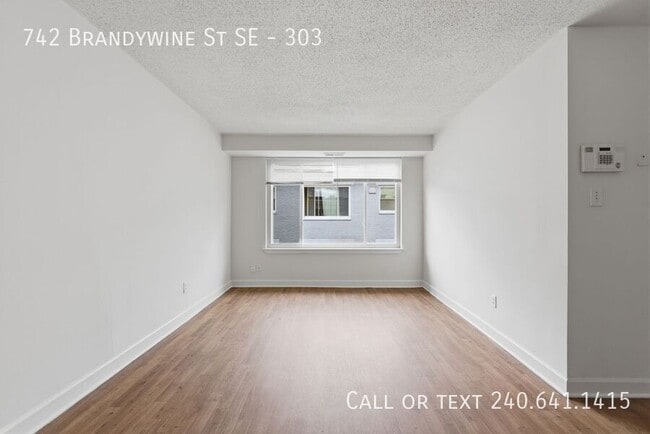 Building Photo - 742 Brandywine St SE