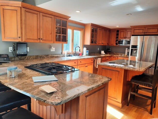 Photo - 16 Pelham St