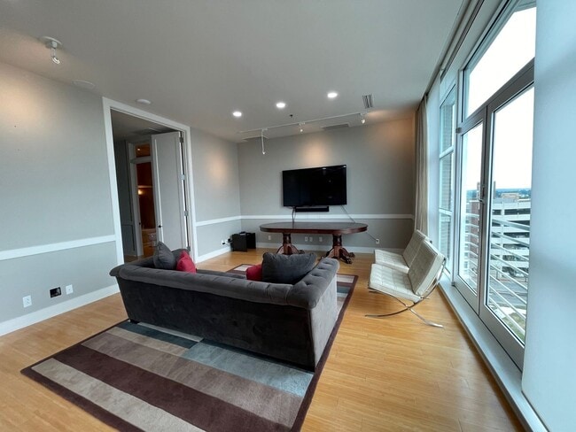 Photo - River Center 603, LLC Unit 603