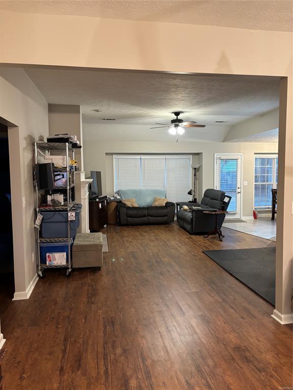 Photo - 1136 Hallwood Ln