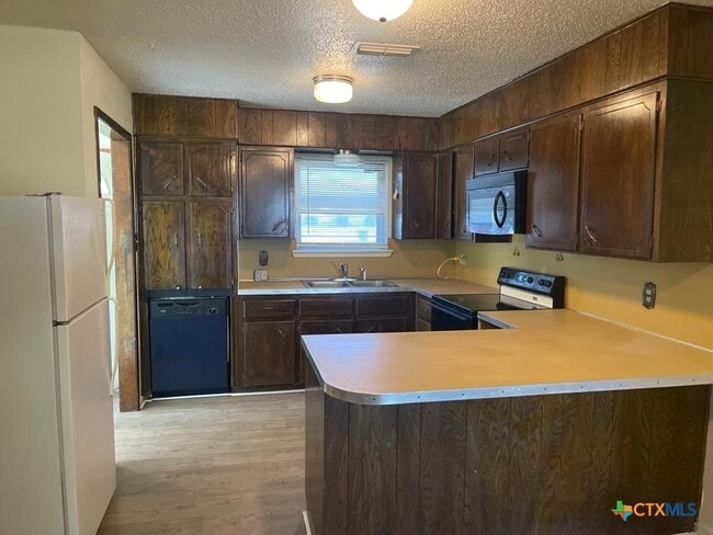 Photo - 1818 Janis Dr