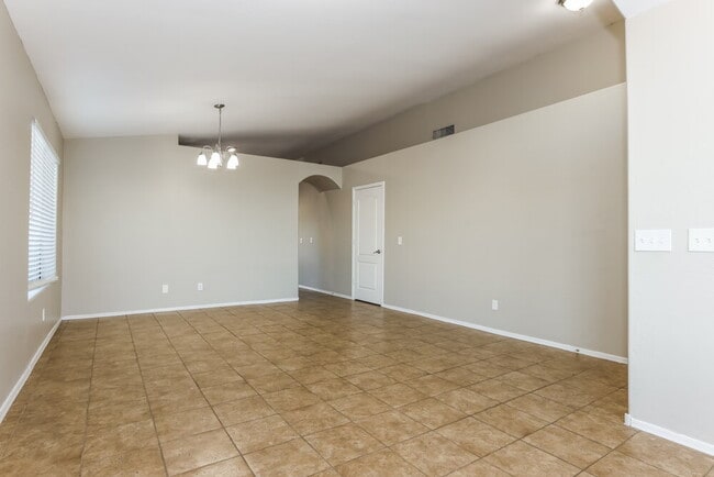 Photo - 1921 E Buffalo St