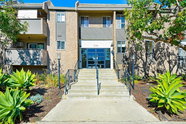 10795 Woodbine