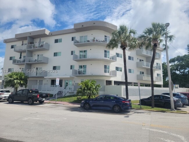 Building Photo - 7125 Bonita Dr Unit 402