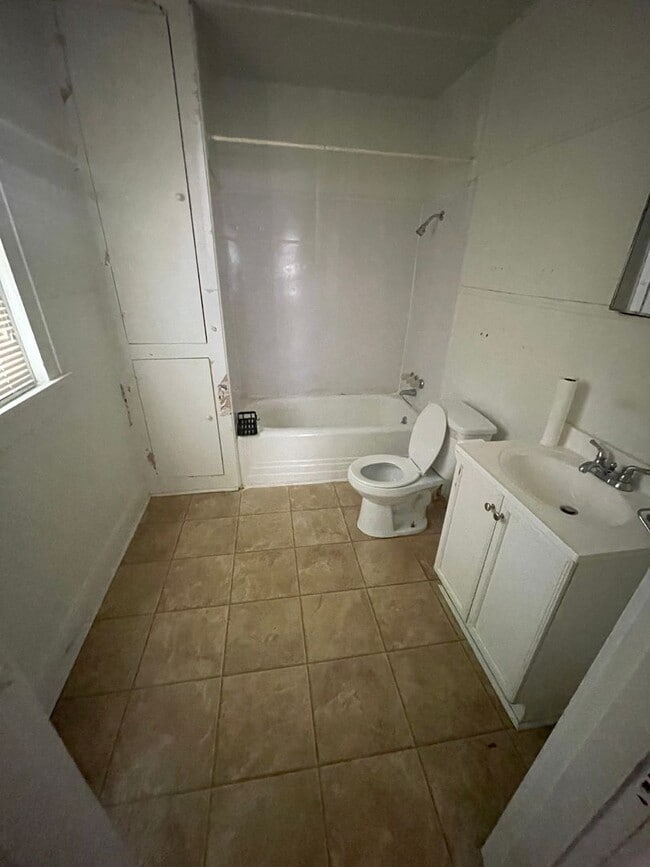 Photo - 2 Bedroom Apartment in Highland!