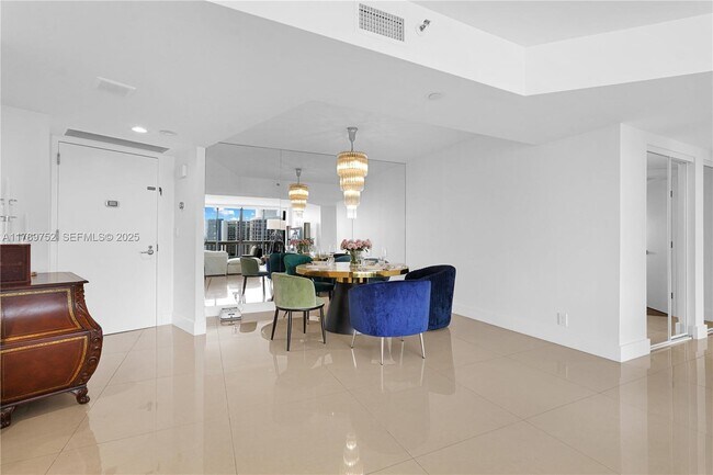 Photo - 1000 E Island Blvd Unidad 2508