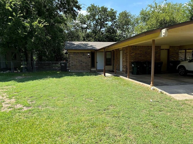 Photo - 417 Live Oak St Townhome