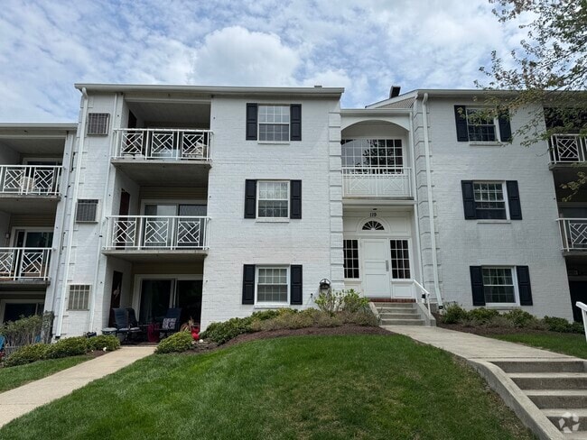 Building Photo - 119 Castletown Rd Unit 201 Rental