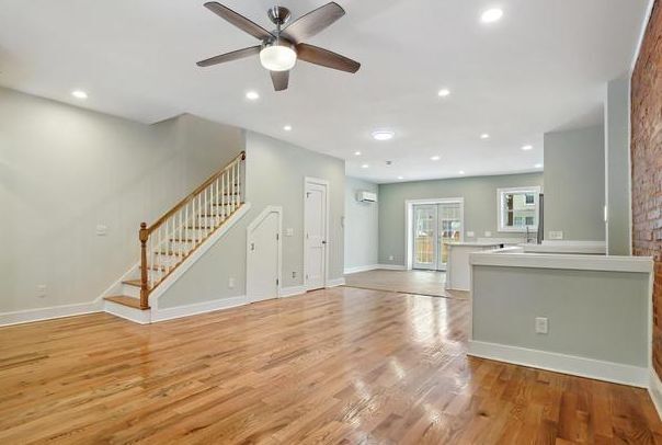 Photo - 37 Michigan Ave NE