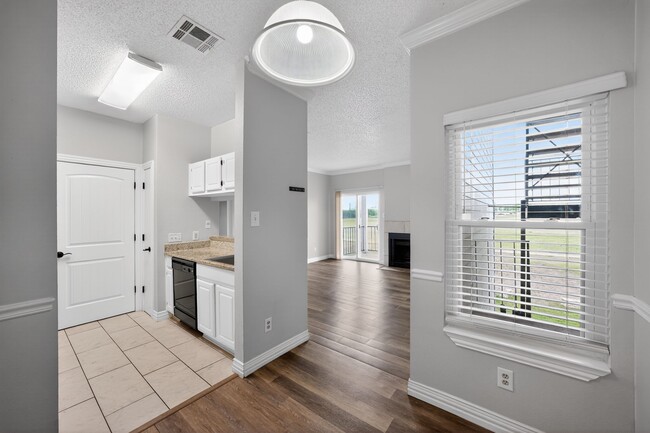 Photo - 12166 Metric Blvd