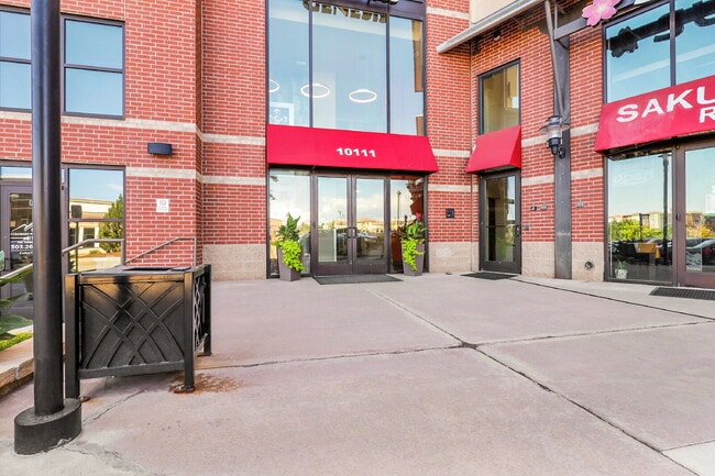 Photo - $1,740.95, 1 Bed, 1 Bath Condo in Englewood with AC and In Unit Laundry! Unidad 229