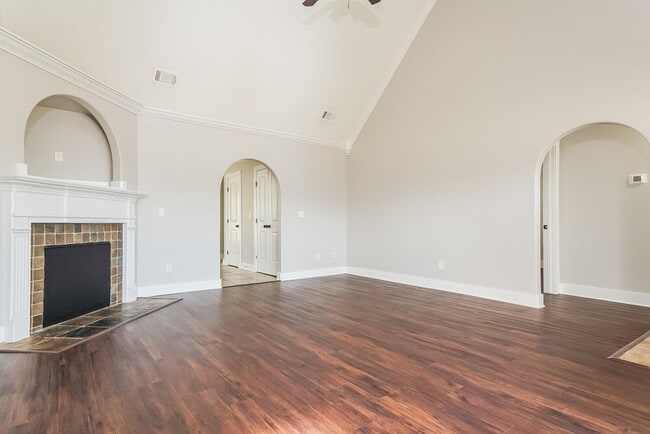 Photo - 224 Stonecreek Pl