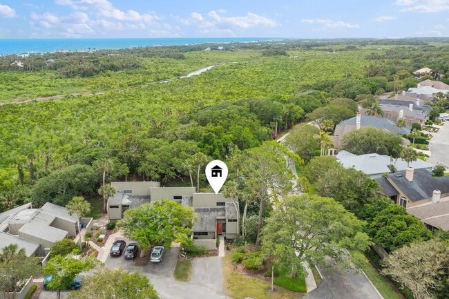 Building Photo - 10091 Sawgrass Dr E Rental