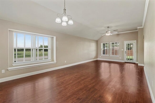 Photo - 4001 Oakwood Cir