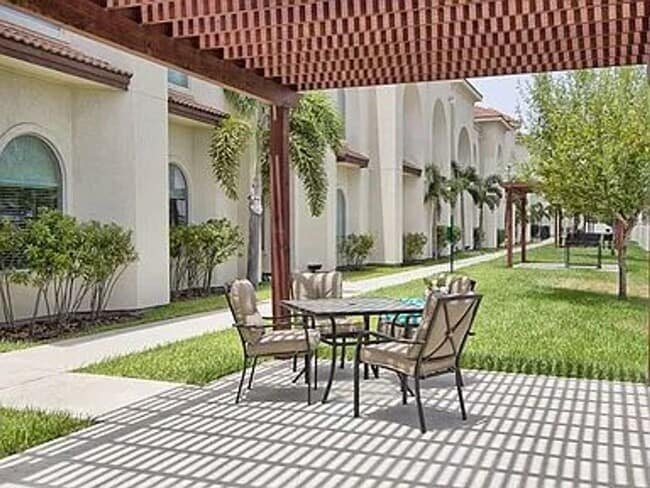 Photo - 1413 Keeton Ave Unidad APT 21- 1413 Keeton Ave